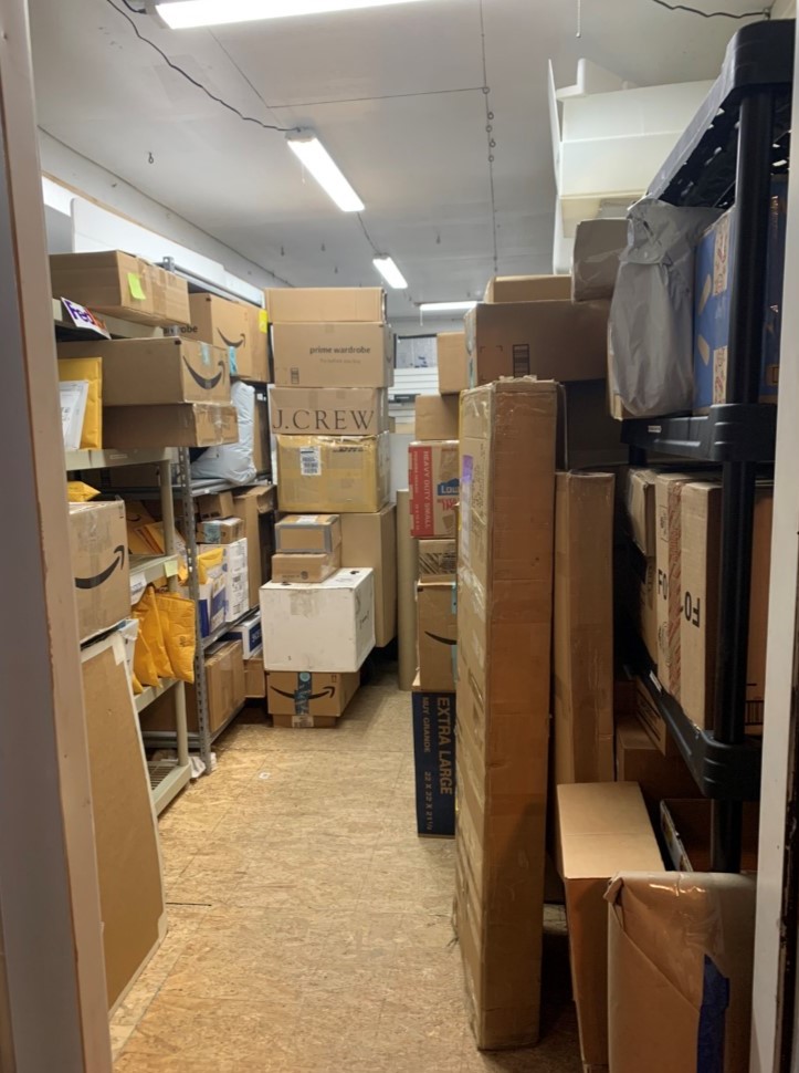 土日受け取り Package Receiving | Slingerlands, NY | Corner Gateway